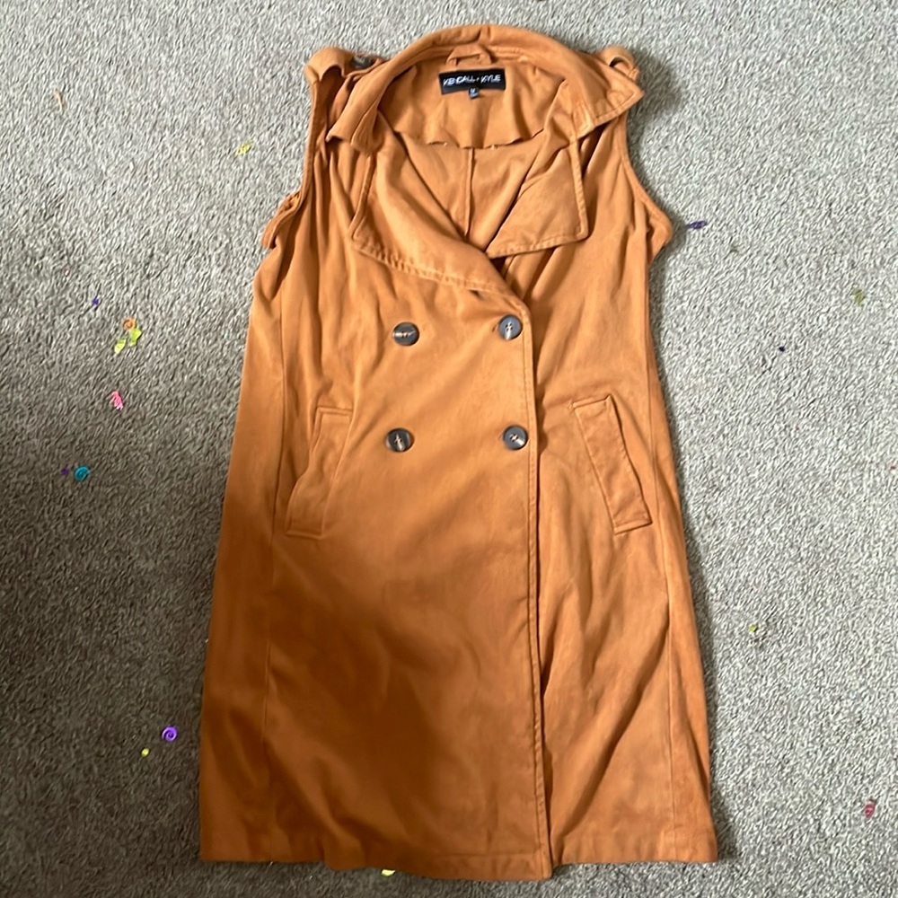 Adorable vest - Picture 2 of 2